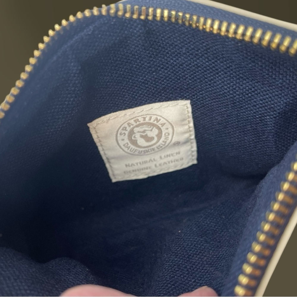 Spartina 449 Hayward Tassel Wristlet 
(Tassel Zipper Pull not included) Green - Picture 13 of 15
